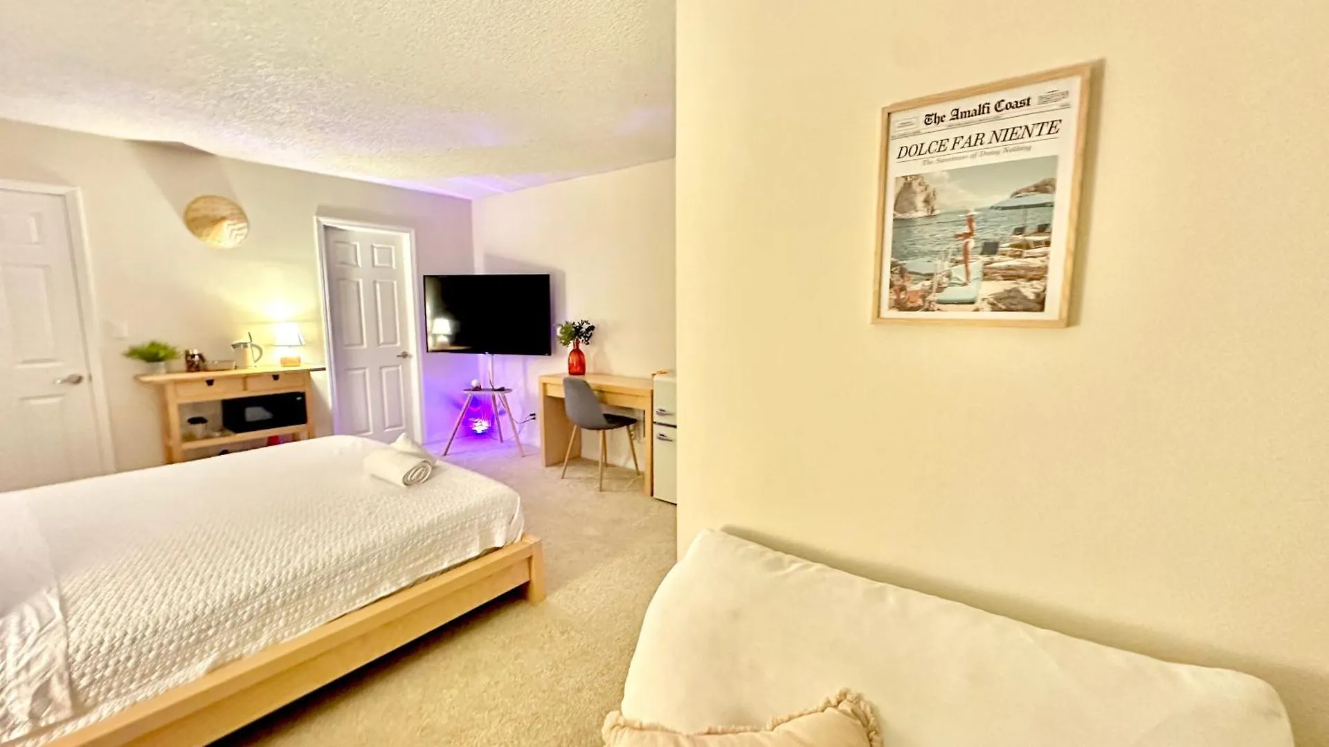 Oceanside Serenity,Master Bedroom With Private Bathroom With Free Parking In Mdr Los Angeles 0*,  United States