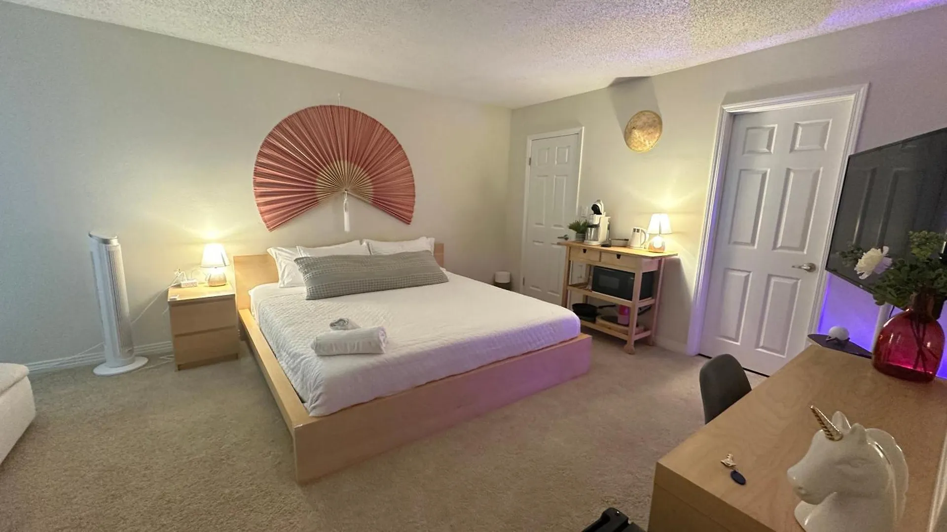 Homestay Oceanside Serenity,Master Bedroom With Private Bathroom With Free Parking In Mdr Los Angeles United States